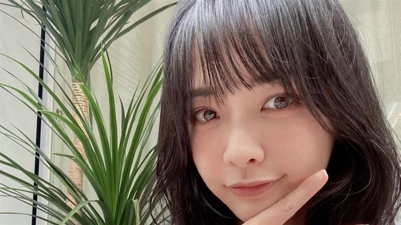 剪髮回春20年　8點檔女神躺床洩胸