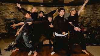 女星跌落高台急送醫　最新傷勢曝光