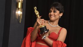 安娜德波斯亞莉奪奧斯卡最佳女配角獎。（圖／美聯社／達志影像）