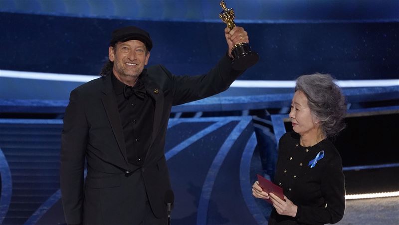 頒獎給聽障演員！尹汝貞曝1貼心舉動