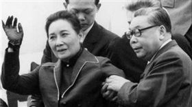 蔣經國和宋美齡早年是「面和心不和」。（圖／翻攝自百度百科）