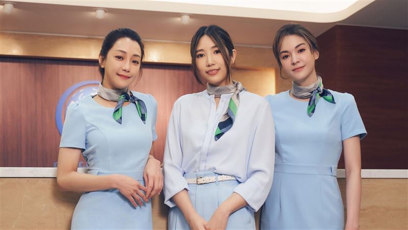 不當酒店妹　謝欣穎改當空姐美到驚人