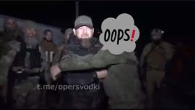 ▲俄國媒體報導，車臣強人總統卡德羅夫和俄羅斯第8軍團將領在烏克蘭馬立波市相見歡。（圖／翻攝自Telegram）