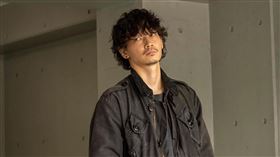 「AVALANCHE 雪崩」綾野剛。（圖／friDay影音提供）