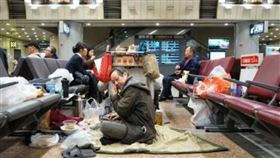 ▲一名男子居住北京機場14年不願回家。（圖／翻攝自網易新聞）

