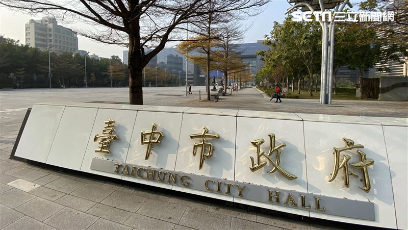 小課員揭弊市府記他大過　法官打臉