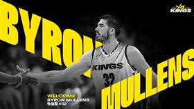 ▲新北國王籃球隊30日宣佈，簽約擁有5年NBA資歷的213公分高炮台洋將牧倫斯（Byron Mullens）。（圖／新北國王球團提供）