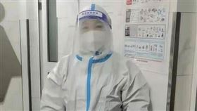 清潔員因為社區封控，住在公廁裡5天。（圖／翻攝自《半島晨報》）