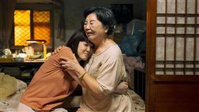 《洞裡的月亮》鄭志偉、蘇炳憲、何豪傑打架猛摔 孫可芳 陳淑芳（圖／中天提供）