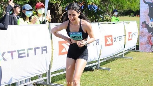 女神路跑突腹部劇痛　親曝慘況惹擔憂