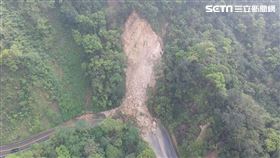 苗栗縣道126線連三崩，交通阻斷。（圖／翻攝畫面）