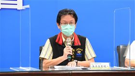 花蓮首例染疫身故  個案有高血壓病史花蓮縣政府22日下午舉行疫情線上記者會，衛生局長朱家祥（左）表示，全縣累計68人染疫，其中重症者1人死亡，為花蓮第一起因武漢肺炎而身故的個案，此個案為70多歲男性，有高血壓病史。（花蓮縣政府提供）中央社記者李先鳳傳真  110年6月22日