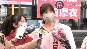 板橋激戰！洪慈庸辭後助選挺山田摩衣