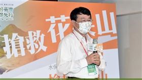 ▲行政院農業委員會水土保持局與商業周刊繪本故事書《搶救花果山》。水保局局長李鎮洋 國語實小表演 （圖／城邦基金會提供） 