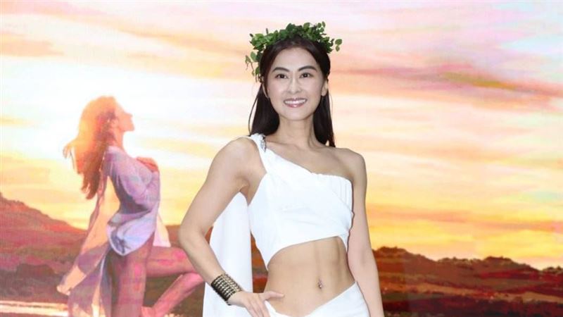 夏米雅背部皮膚全變黑　曝驚人工作量