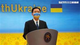 吳釗燮、歐洲經貿辦事處處長高哲夫(Filip Grzegorzewski)、波蘭駐台代表高哲叡(Cyryl Kozaczewski)（圖／記者陳政宇攝影）