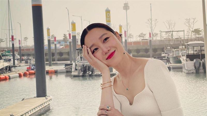 才接孫藝真捧花！孔曉振爆被求婚成功