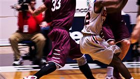 籃球
 https://www.flickr.com/photos/70767837@N05/8352807824/in/photolist-dJ7jL1-5NjCc2-5YsW5R-dJ1TBz-7MS7z-J8mgw-9nRBob-9nNzq2-9nRBvh-9nNzLp-9nRCaf-mQikg-9nRBrh-9nNyV6-BRznV-9nRBzd-9nRBVW-9nNzxF-9nRALs-