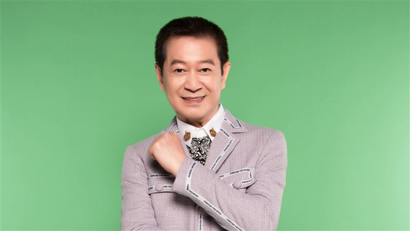 蔡小虎戀情曝光？半夜約吃冰親密摟腰