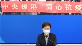 林鄭月娥：特首選舉5月8日如期舉辦香港行政長官林鄭月娥2日強調，特首選舉會如期在5月8日投票。外傳她1日赴深圳和中國港澳辦主任夏寶龍會面，林鄭則不願回應。圖為林鄭月娥3月出席記者會。（中通社資料照）中央社  111年4月2日