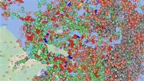 微博瘋傳上海港船舶雍塞現象。（圖／翻攝自深圳張逸軒微博）