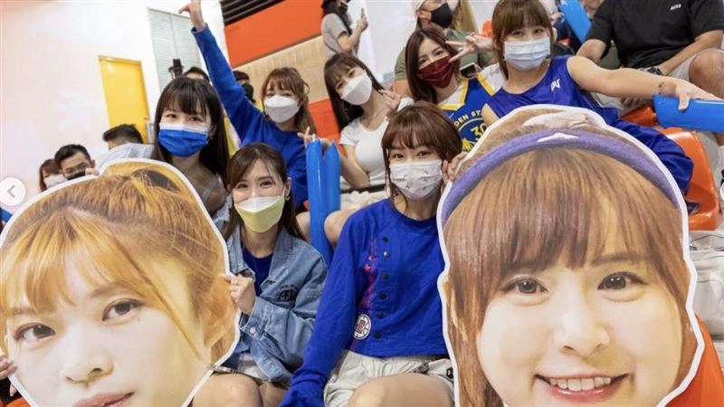 林襄現身全明星冠軍戰　7女神合照曝