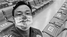 王喜昨（3）日入境台灣，在機場做PCR的過程中流鼻血。（圖／翻攝自王喜臉書）