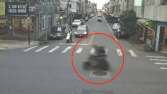 警匪追逐！毒品犯跳進二樓陽台住戶驚