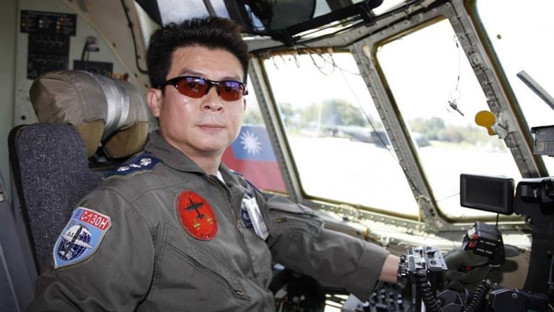 醉妻譙警！少將指揮官撞警雙雙遭法辦