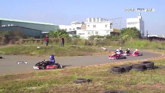 獨／女子玩卡丁車　猛踩油門撞斷手