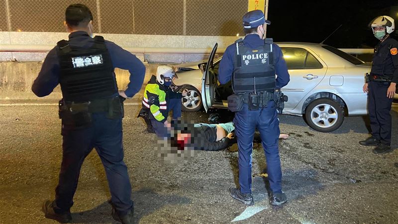 新北男開贓車拒檢自撞　一查是通緝犯