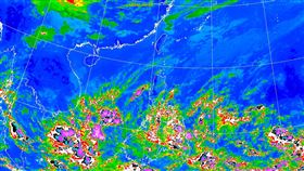 天氣狀況東西兩樣情，四月颱生成機率還得觀察。（圖／翻攝自氣象局）