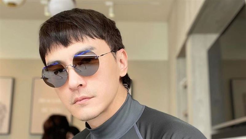 懶理「男男」影射　鄭元暢下海如蛟龍