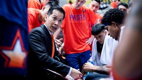 ▲桃園領航猿代理總教練顏行書。（圖／翻攝自桃園領航猿臉書粉絲頁）