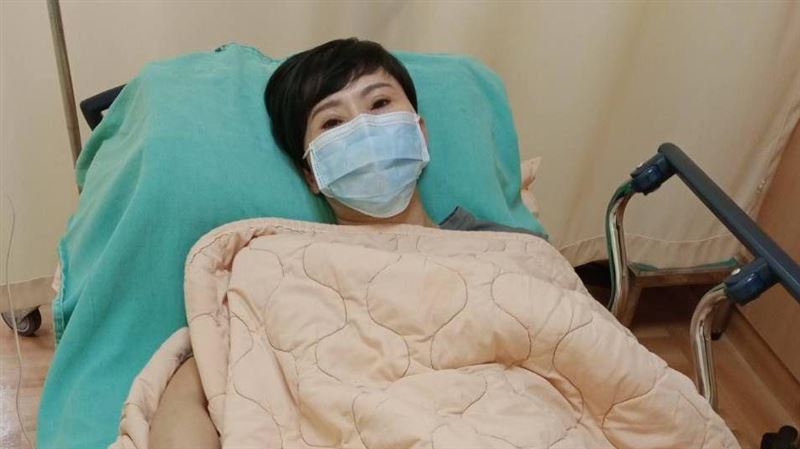 詹雅雯遭爆開腦治療續命　16字回應