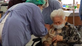 5人中重症4人為長者　醫籲打第三劑