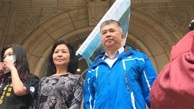 ▲少將韓豫平受訪時表示，希望透過法律救濟途徑還他一個清白。現場15名二級退役上將，共「42顆星」，赴最高檢察署遞陳情書及非常上訴聲請狀。（圖／記者楊佩琪攝）