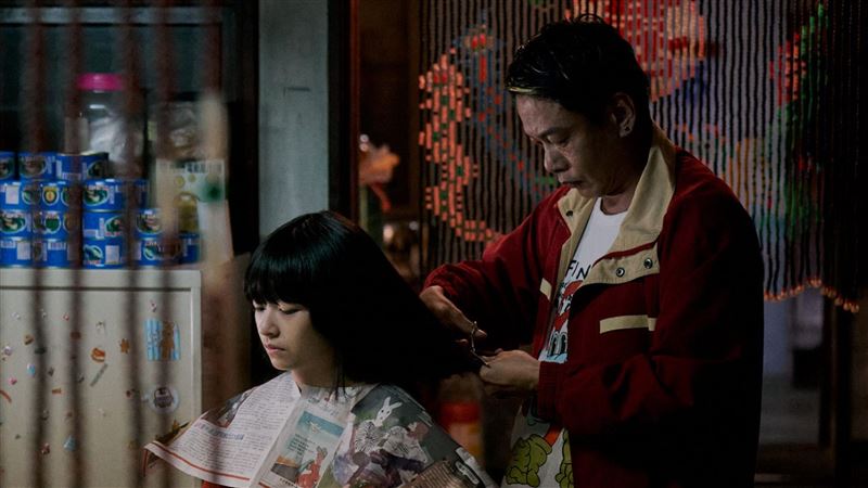 影帝家「藏21歲少女」詭異互動曝光