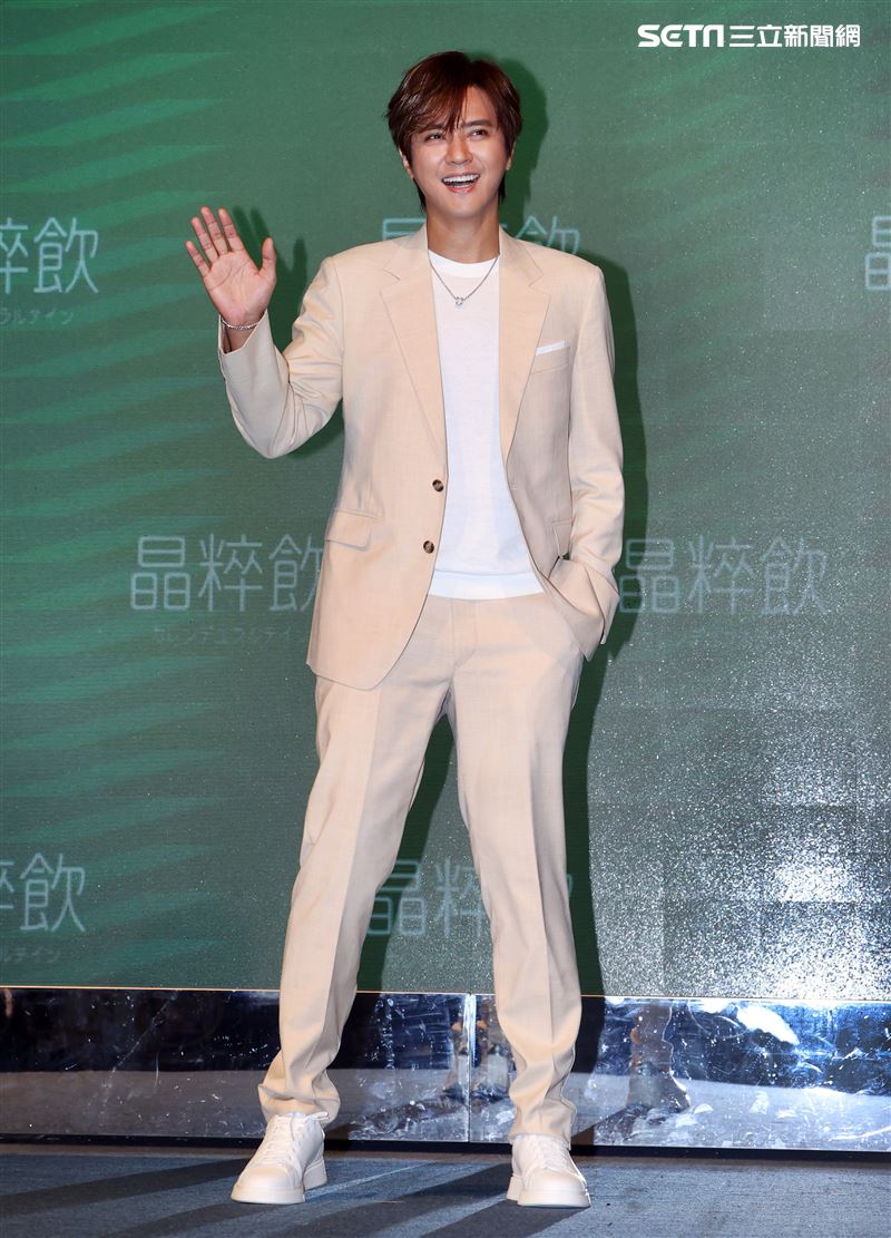 羅志祥重新出發首支代言產品。（記者邱榮吉/攝影）