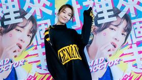 《村裡來了個暴走女外科》蔡淑臻、杜姸、蘇瀅、許乃涵、張再興和陳怡叡（Yuri）（圖／公視提供）