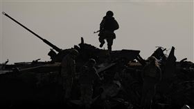 基輔西北方城鎮布查（Bucha）遭俄軍佔據約1個月屍橫遍野。（圖／美聯社／達志影像）