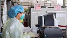 ▲ 輔仁大學附設醫院COVID-19新冠肺炎社區篩檢改為只有上午八時到中午十二時作業。（圖／輔大醫院提供）