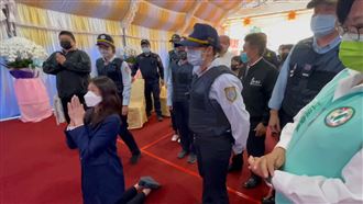 送亡父未戴戒具　戴寧：延續你不貪取