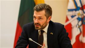 立陶宛副防長：準備好在印太安全扮演更積極角色立陶宛國防部副部長阿布克維休斯（Margiris Abukevicius）7日在華府表示，立陶宛雖是小國，但已準備好在印太安全扮演更積極角色，包括網路安全合作。中央社記者徐薇婷華盛頓攝  111年4月8日