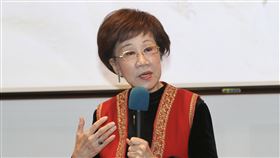 呂秀蓮受國民黨青年部邀請演講（2）前副總統呂秀蓮20日受國民黨青年部邀請到台北科技大學演講，呂秀蓮表示，她認為台灣不必再談獨立，因為這是事實，現在面臨的是如何避免戰爭，真正擁有和平，這必須超越藍綠，大家共同思考。中央社記者張皓安攝　111年3月20日