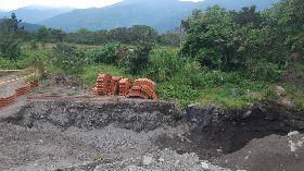 知本海邊傳埋2噸黃金