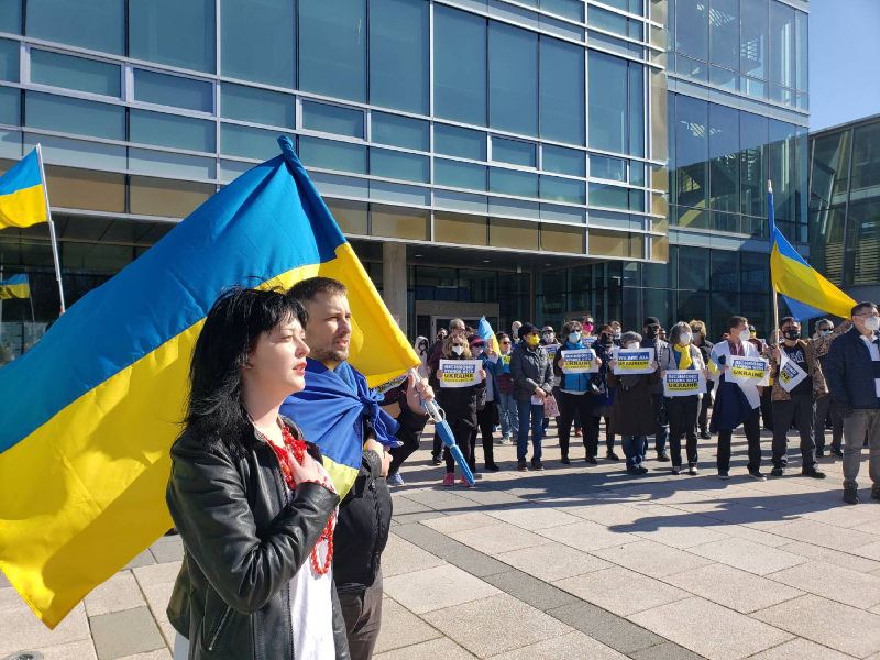 加拿大烏克蘭人議會卑詩分會理事札如迪娜（Olga Zarudina）期盼時任副總理兼財政部長方慧蘭繼續施壓俄羅斯