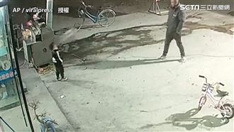 父踢球命中兒子臉部　母氣炸討回公道