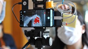 疫情,大學,大學生,確診,量體溫,女大生。（記者蕭宥宸攝影）