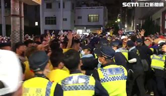 大甲媽遶境！白狼帶隊「搶轎」爆衝突